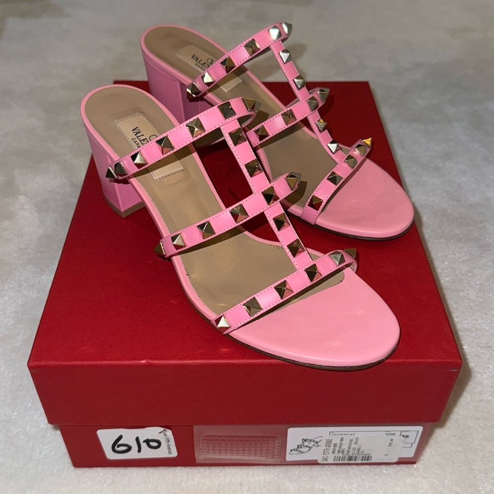 NWT VALENTINO HEELS